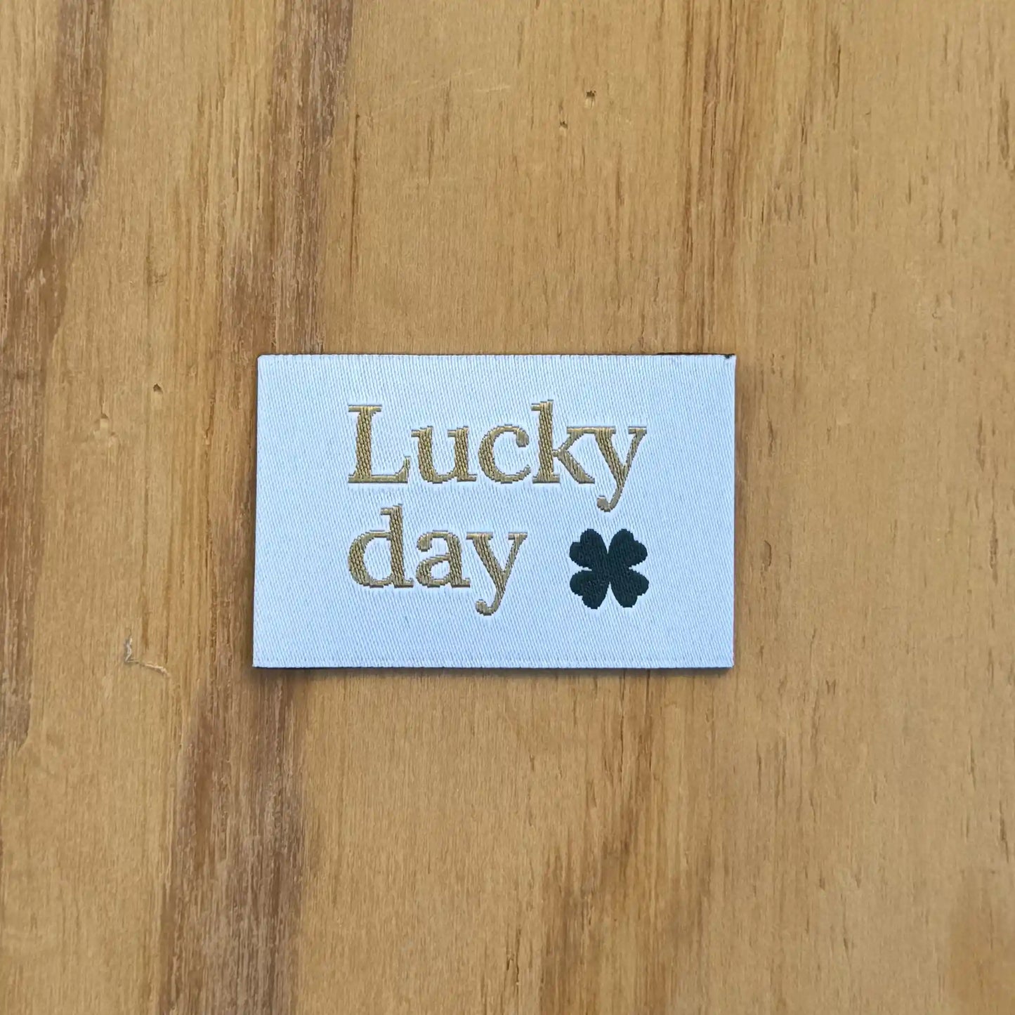 Étiquettes à coudre "Lucky day"