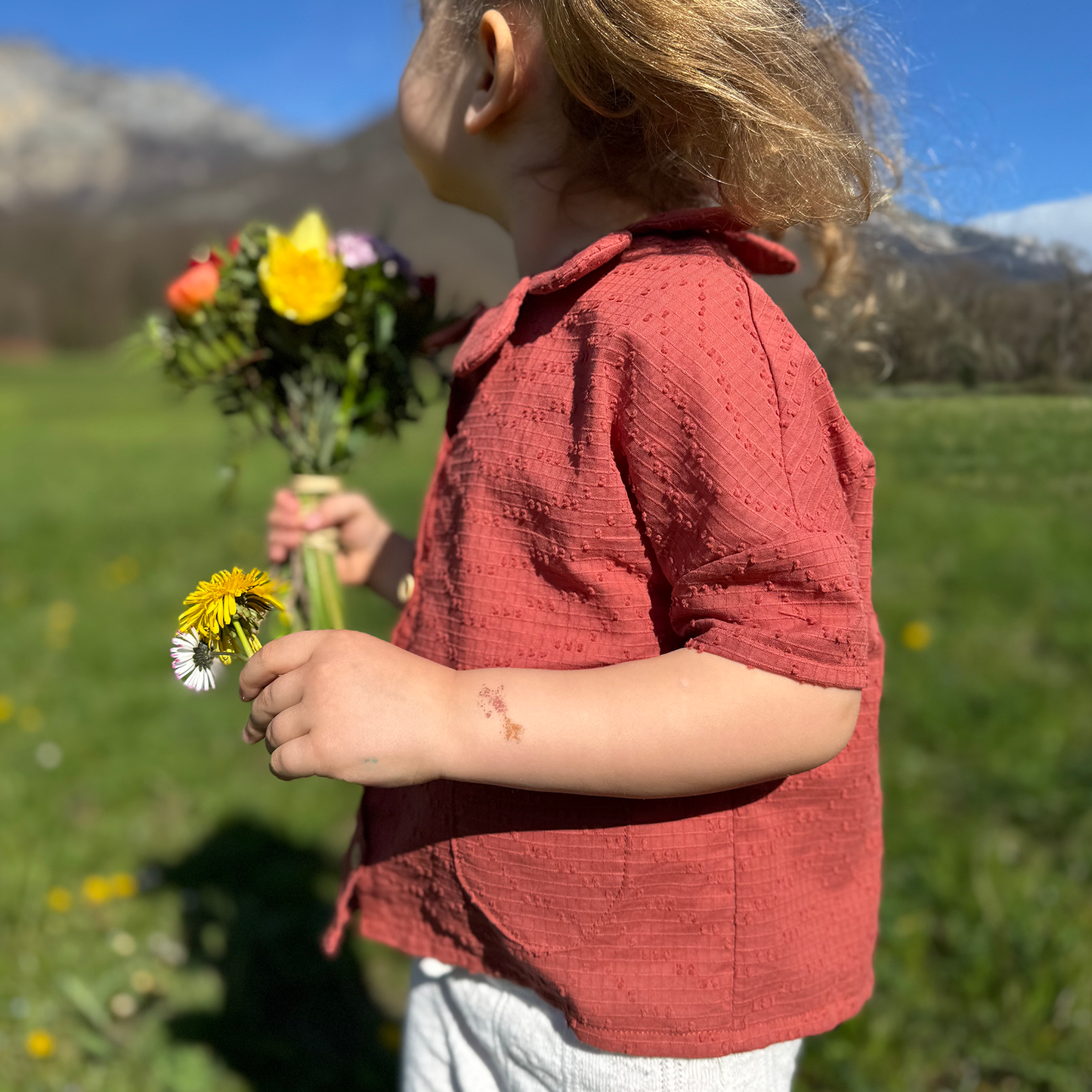 Le col fleur de la chemise "En Balade" - ENFANT - Patron