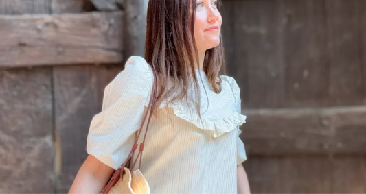 Le hack du patron Névé : une blouse romantique à coudre avec un volant froncé