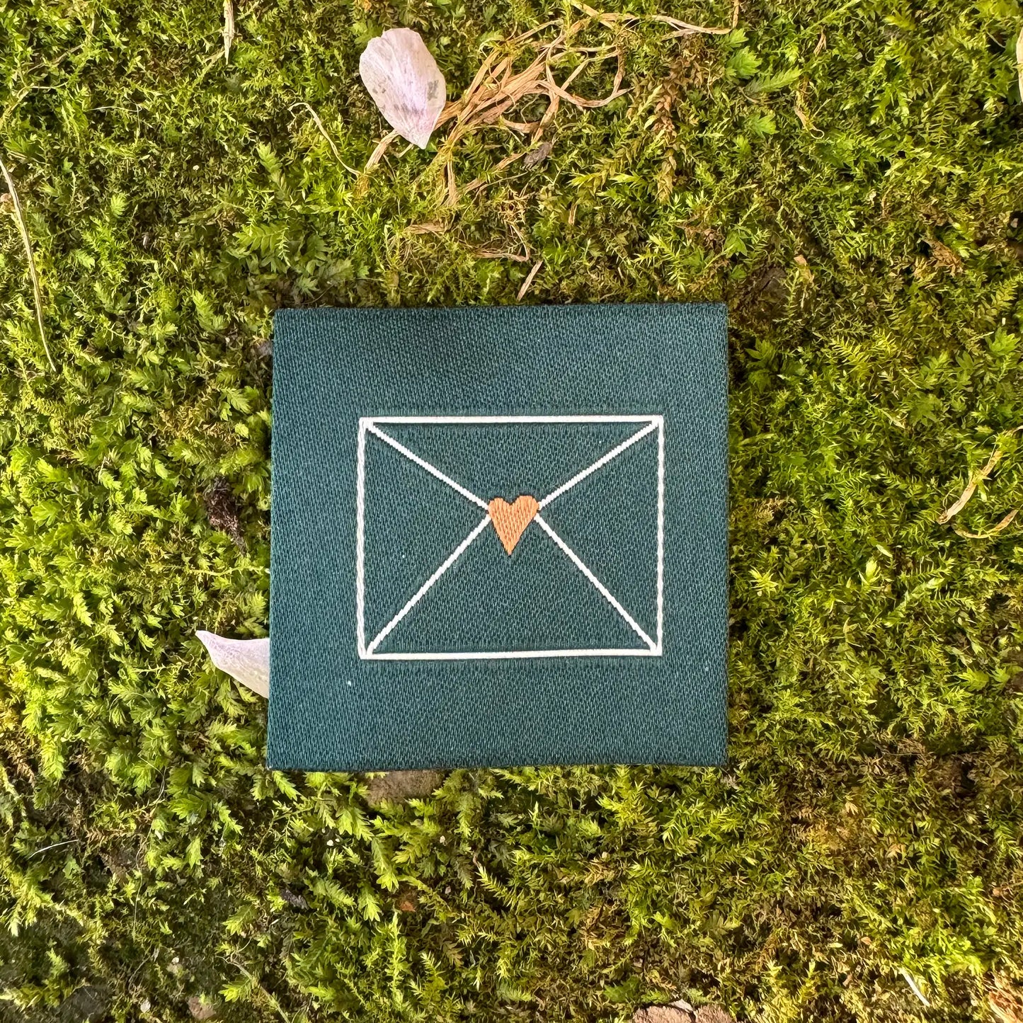 Assortiment d'étiquettes à coudre dans leur écrin