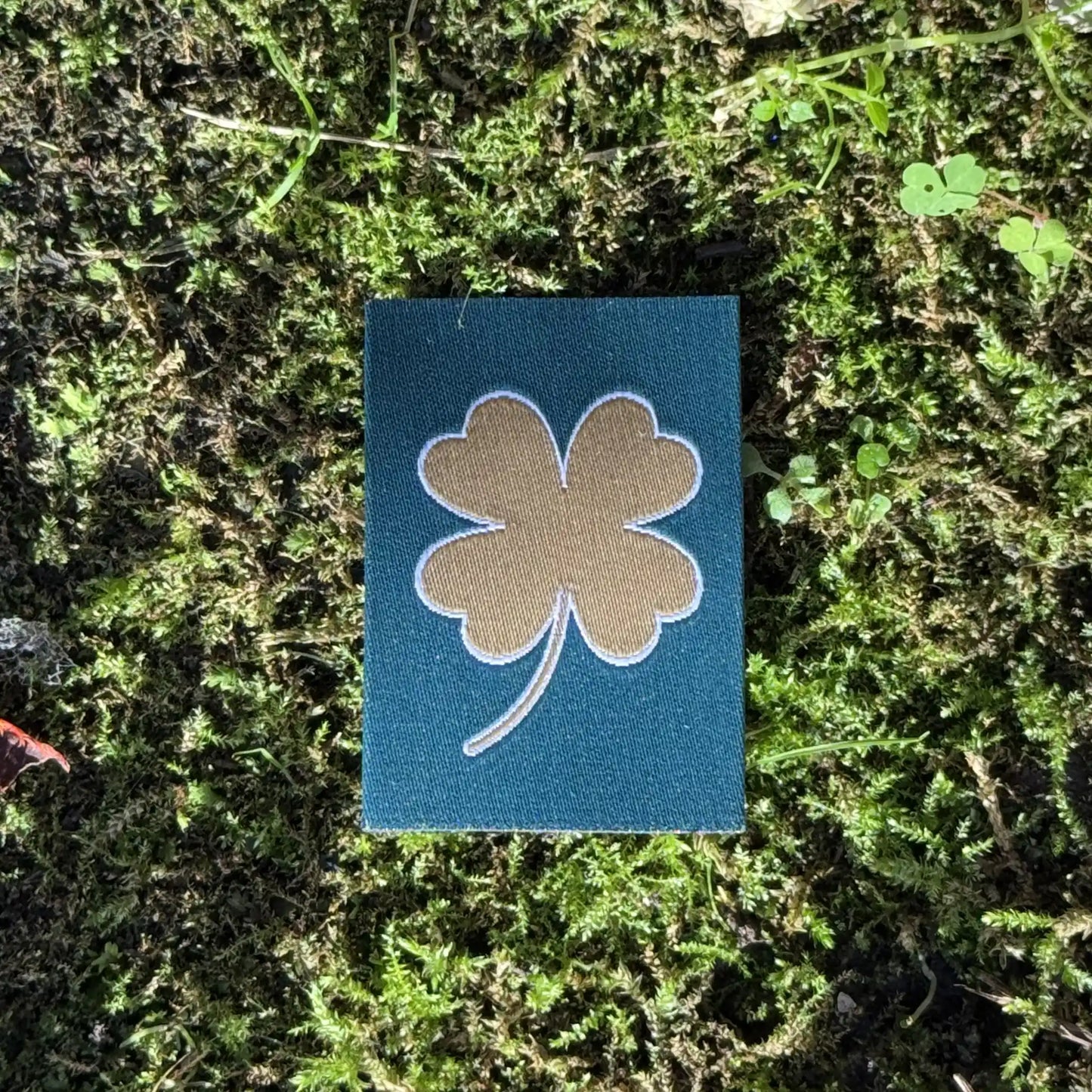 Assortiment d'étiquettes à coudre dans leur écrin