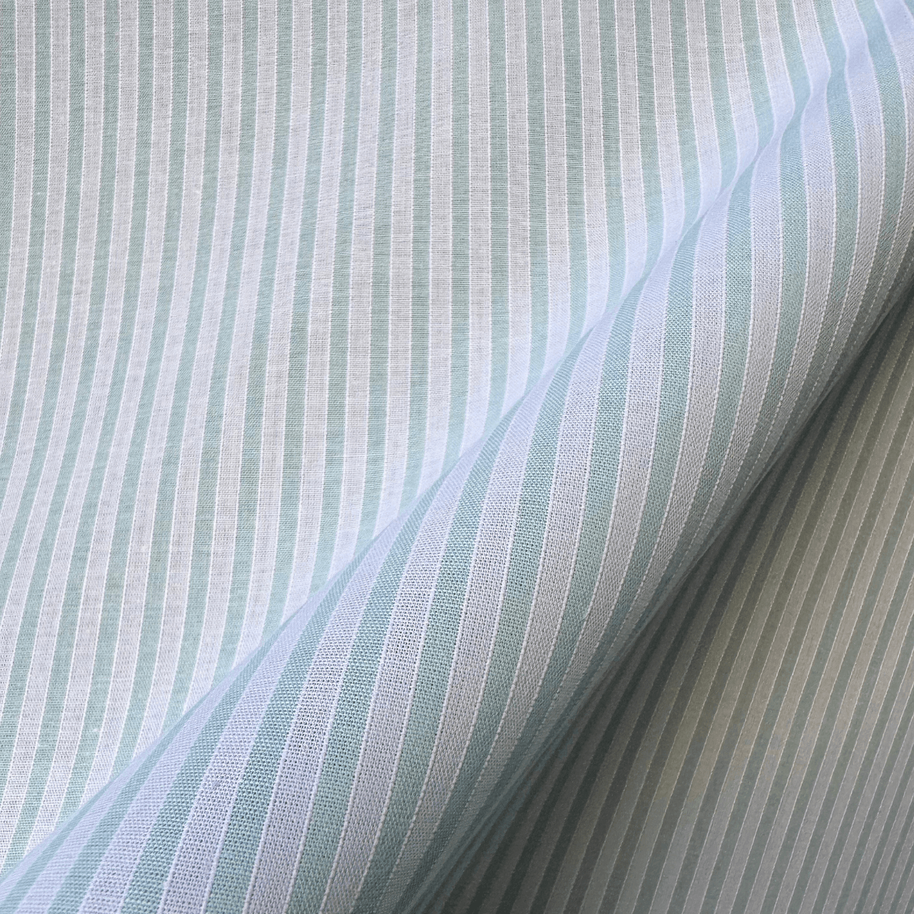 Coffret - La chemise “En balade” en seersucker rayée - FEMME